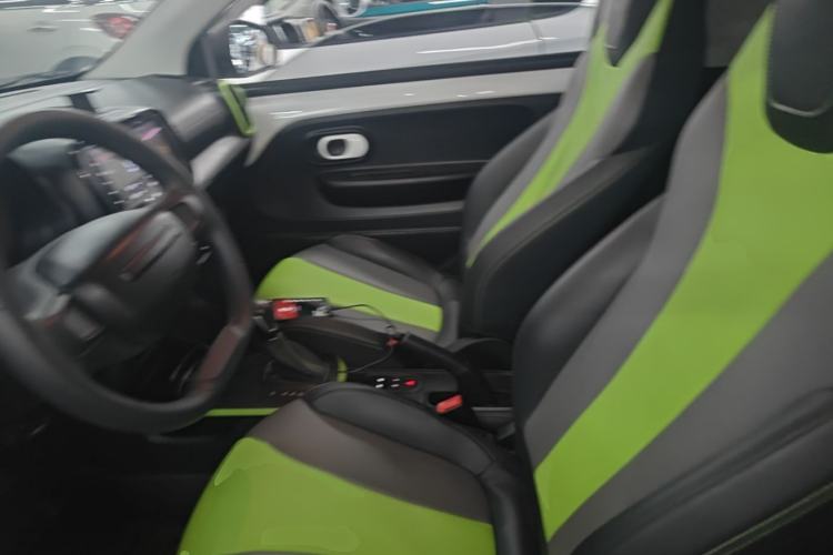 Used Roewe Clever 2021 302 km New Four-Seater Super-Efficient Version Left Front Seat