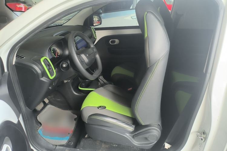 Used Roewe Clever 2021 302 km New Four-Seater Super-Efficient Version Left Front Seat