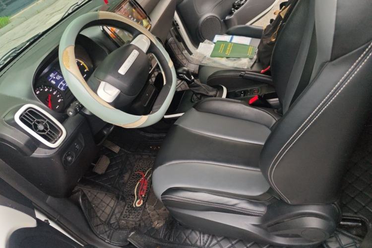 Used Roewe Clever 2021 302 km New Four-Seater Super-Efficient Version Left Front Seat