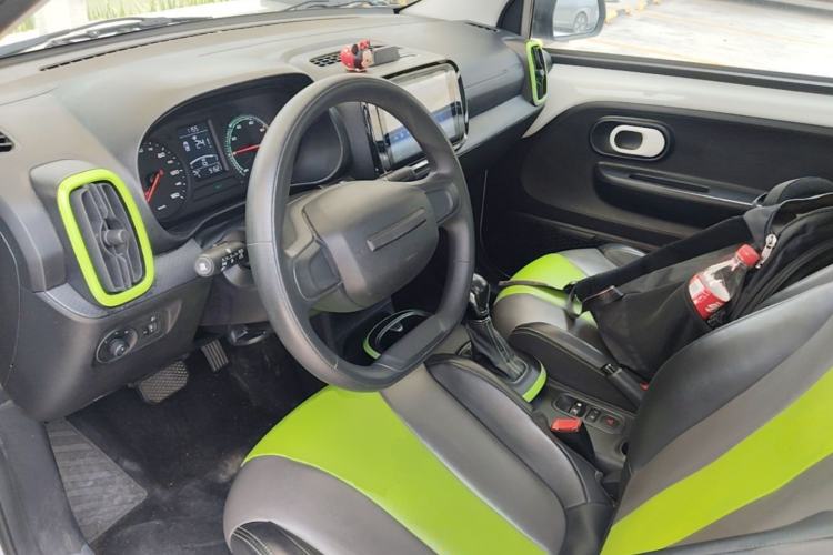 Used Roewe Clever 2021 302 km New Four-Seater Super-Efficient Version Left Front Seat