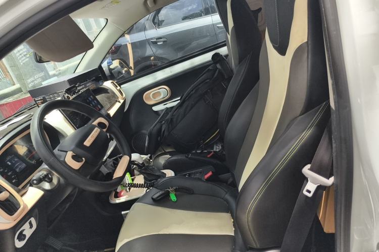 Used Roewe Clever 2021 302 km New Four-Seater Super-Efficient Version Left Front Seat