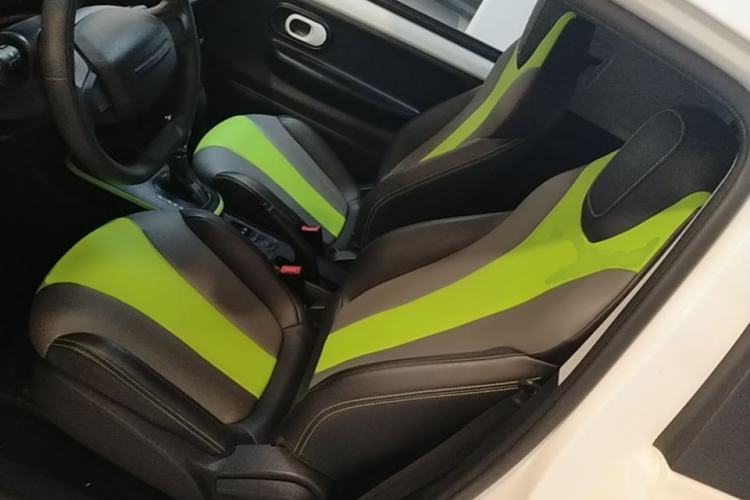 Used Roewe Clever 2021 302 km New Four-Seater Super-Efficient Version Left Front Seat