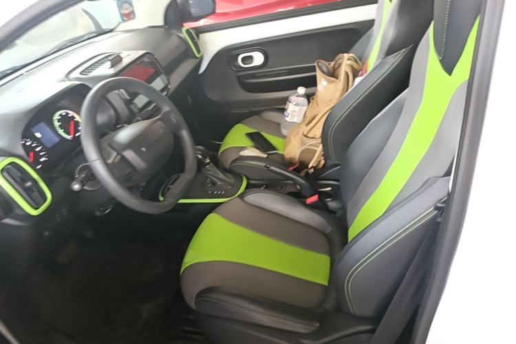 Used Roewe Clever 2021 302 km New Four-Seater Super-Efficient Version Left Front Seat
