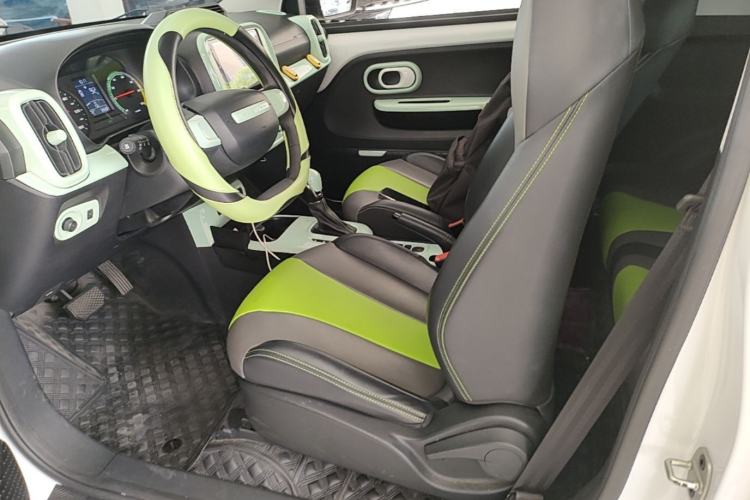 Used Roewe Clever 2021 302 km New Four-Seater Super-Efficient Version Left Front Seat