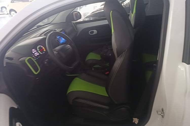 Used Roewe Clever 2021 302 km New Four-Seater Super-Efficient Version Left Front Seat