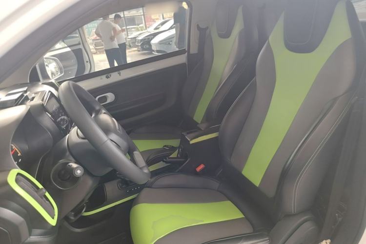 Used Roewe Clever 2021 302 km New Four-Seater Super-Efficient Version Left Front Seat