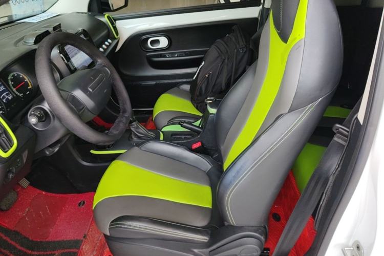 Used Roewe Clever 2021 302 km New Four-Seater Super-Efficient Version Left Front Seat