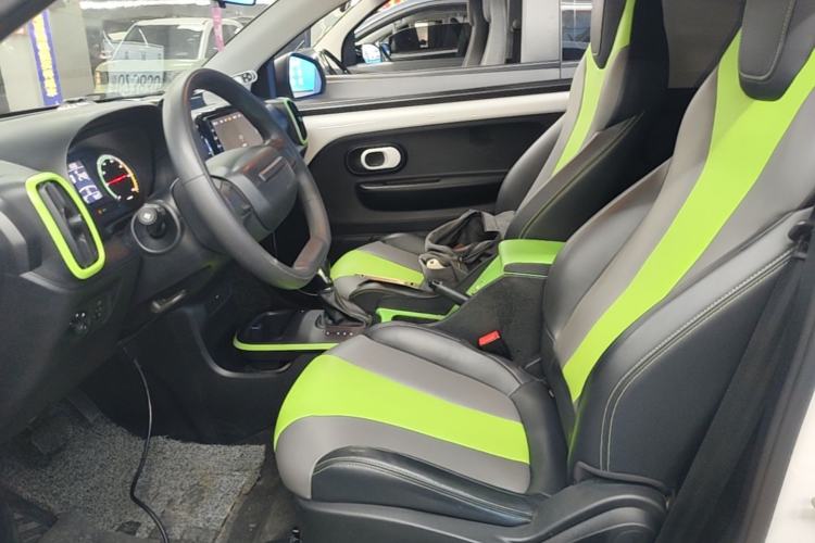 Used Roewe Clever 2021 302 km New Four-Seater Super-Efficient Version Left Front Seat