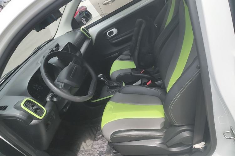 Used Roewe Clever 2021 302 km New Four-Seater Super-Efficient Version Left Front Seat