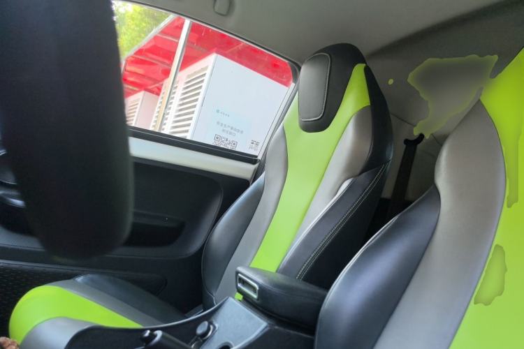 Used Roewe Clever 2021 302 km New Four-Seater Super-Efficient Version Left Front Seat