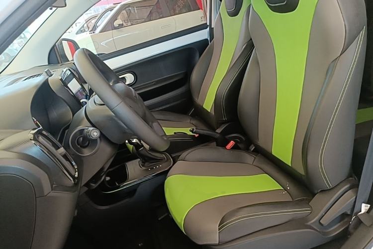 Used Roewe Clever 2021 302 km New Four-Seater Super-Efficient Version Left Front Seat