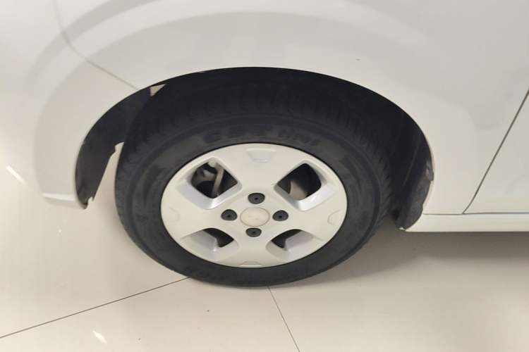 Used Roewe Clever 2021 302km Excellence Edition Left Front Wheel Hub