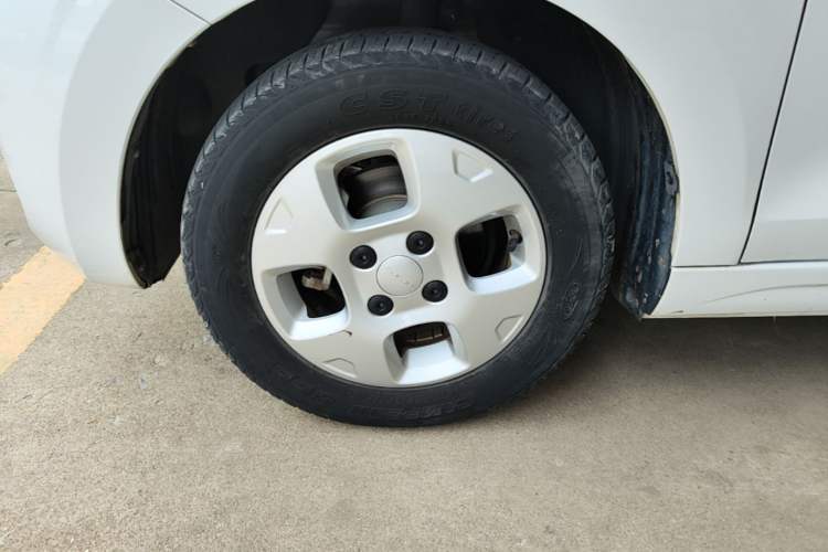 Used Roewe Clever 2021 302km All-Round Version Left Front Wheel Hub