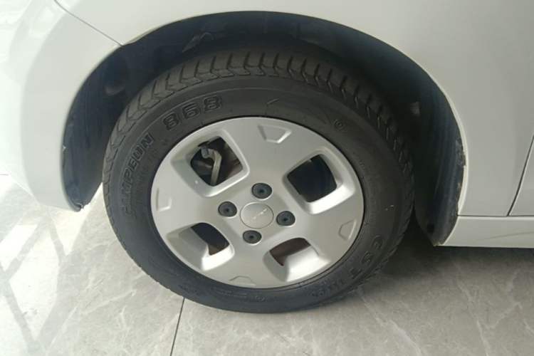 Used Roewe Clever 2021 302 km New Four-Seater Super-Efficient Version Left Front Wheel Hub