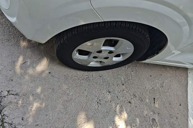 Used Roewe Clever 2021 302km Excellence Edition Left Front Wheel Hub
