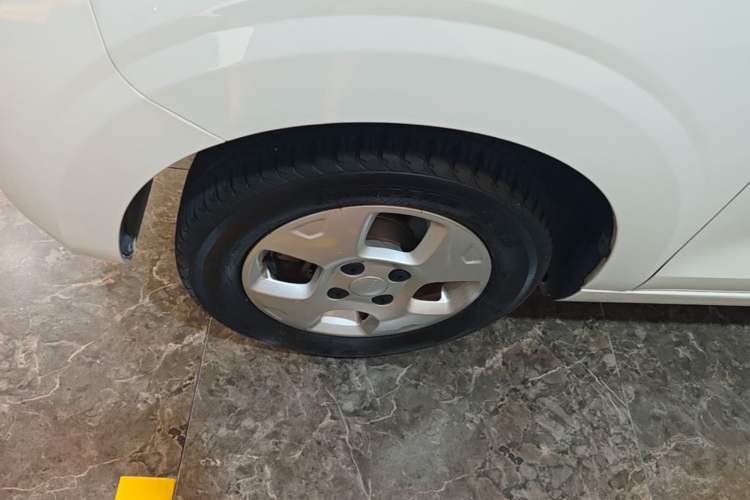 Used Roewe Clever 2021 302km Excellence Edition Left Front Wheel Hub