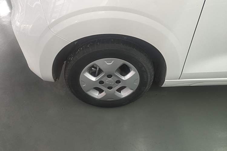 Used Roewe Clever 2021 302km All-Round Version Left Front Wheel Hub