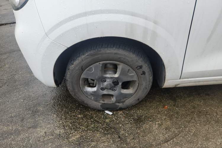 Used Roewe Clever 2021 302km All-Round Version Left Front Wheel Hub