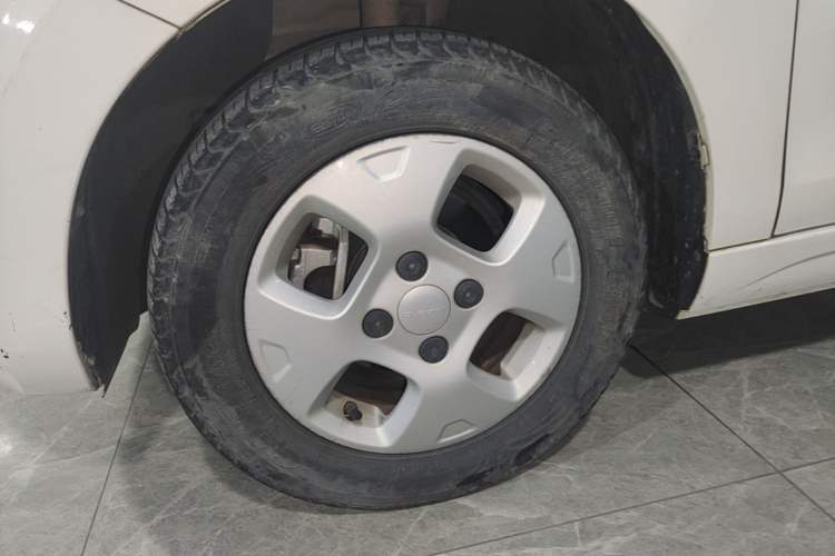 Used Roewe Clever 2021 302km All-Round Version Left Front Wheel Hub