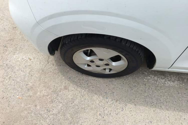 Used Roewe Clever 2021 302km All-Round Version Left Front Wheel Hub