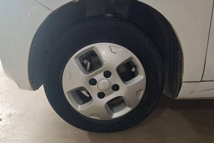 Used Roewe Clever 2021 302km All-Round Version Left Front Wheel Hub