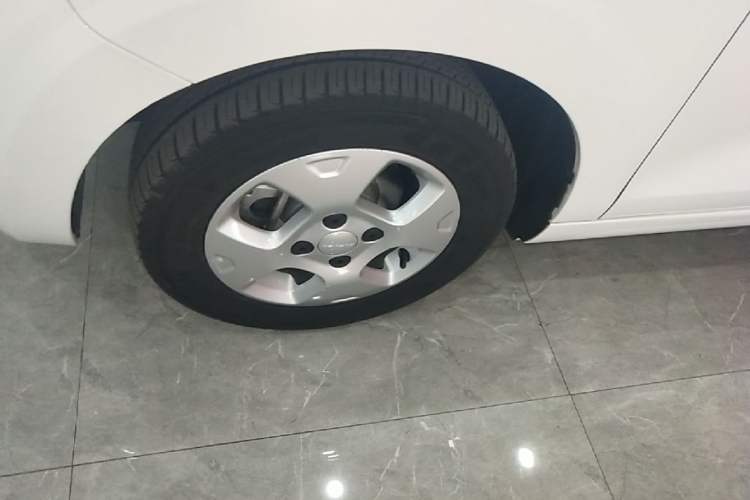 Used Roewe Clever 2021 302km All-Round Version Left Front Wheel Hub