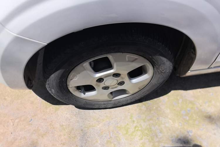 Used Roewe Clever 2021 302km All-Round Version Left Front Wheel Hub
