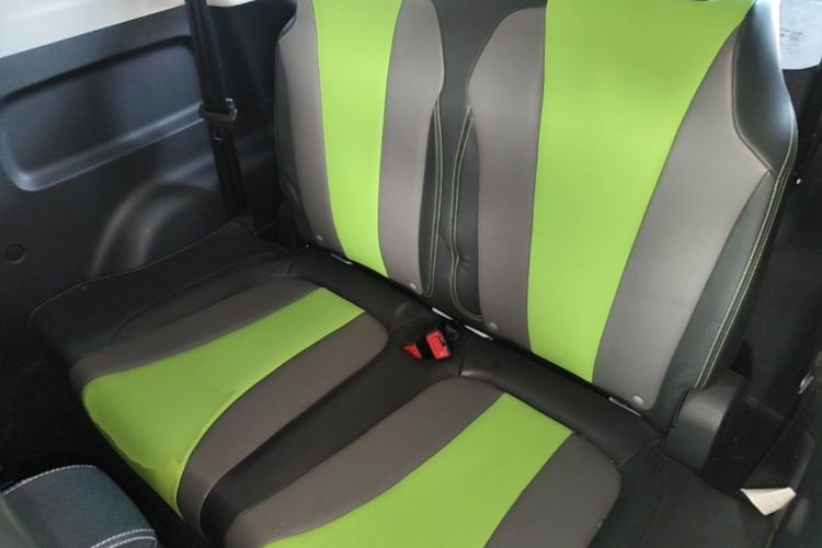 Used Roewe Clever 2021 302 km New Four-Seater Super-Efficient Version Left Rear Seat