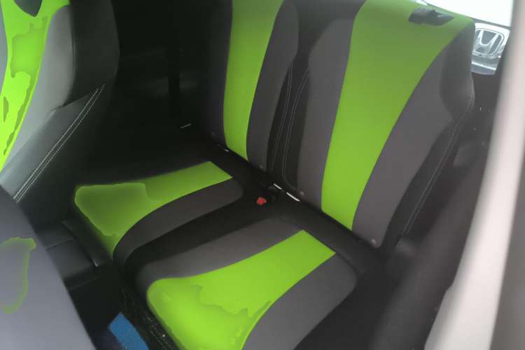 Used Roewe Clever 2021 302 km New Four-Seater Super-Efficient Version Left Rear Seat