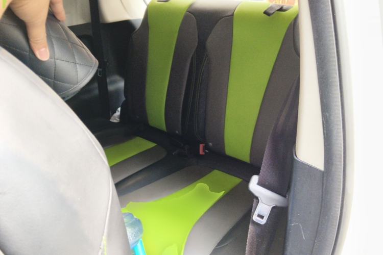 Used Roewe Clever 2021 302 km New Four-Seater Super-Efficient Version Left Rear Seat