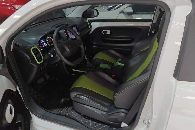 Used Roewe Clever 2021 302km All-Round Version Left Rear Seat