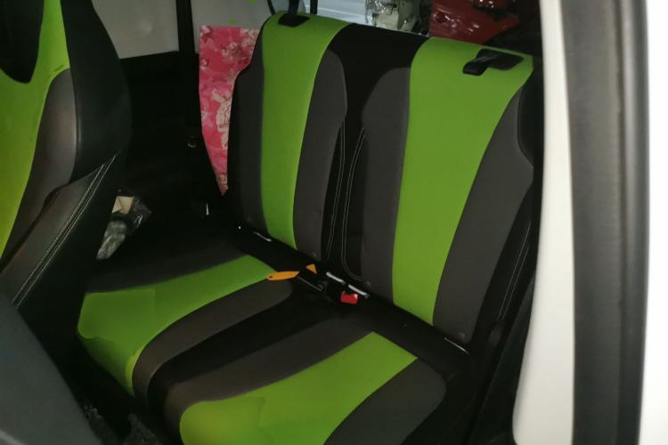 Used Roewe Clever 2021 302 km New Four-Seater Super-Efficient Version Left Rear Seat