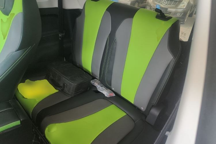 Used Roewe Clever 2021 302 km New Four-Seater Super-Efficient Version Left Rear Seat