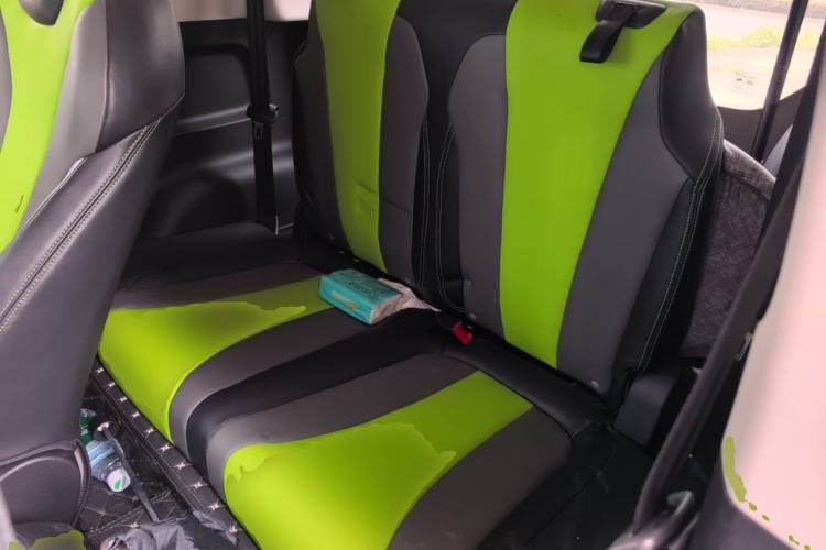 Used Roewe Clever 2021 302 km New Four-Seater Super-Efficient Version Left Rear Seat