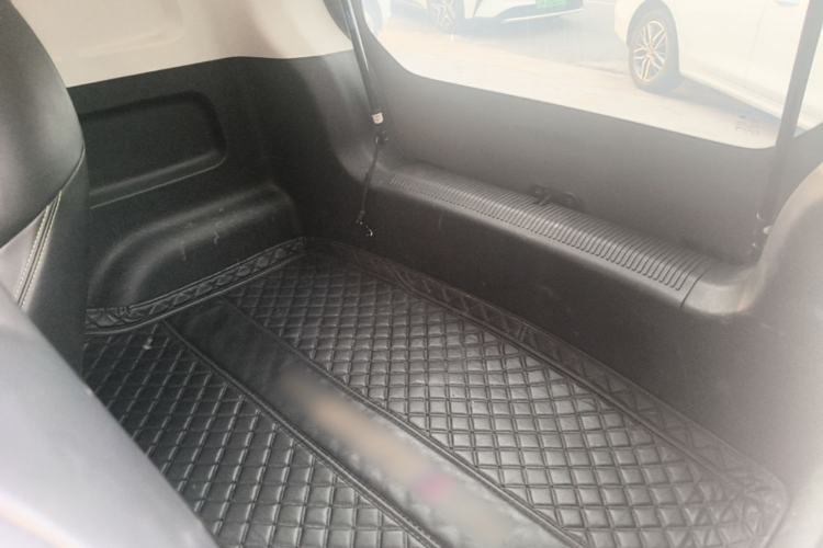 Used Roewe Clever 2021 302km All-Round Version Left Rear Seat