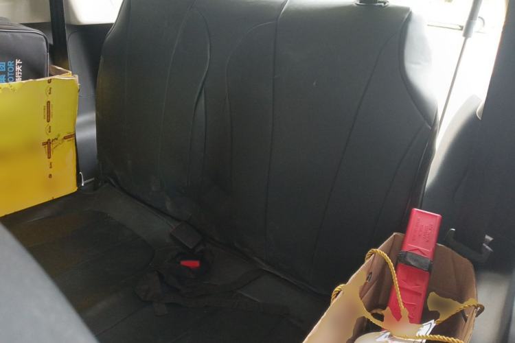 Used Roewe Clever 2021 302 km New Four-Seater Super-Efficient Version Left Rear Seat