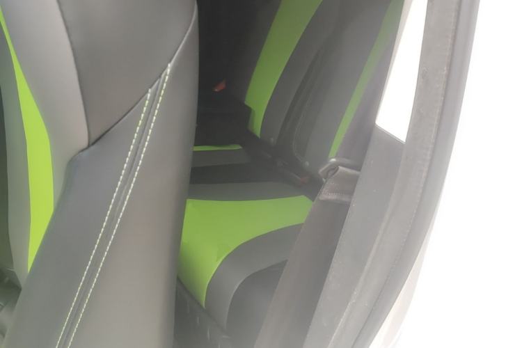 Used Roewe Clever 2021 302 km New Four-Seater Super-Efficient Version Left Rear Seat