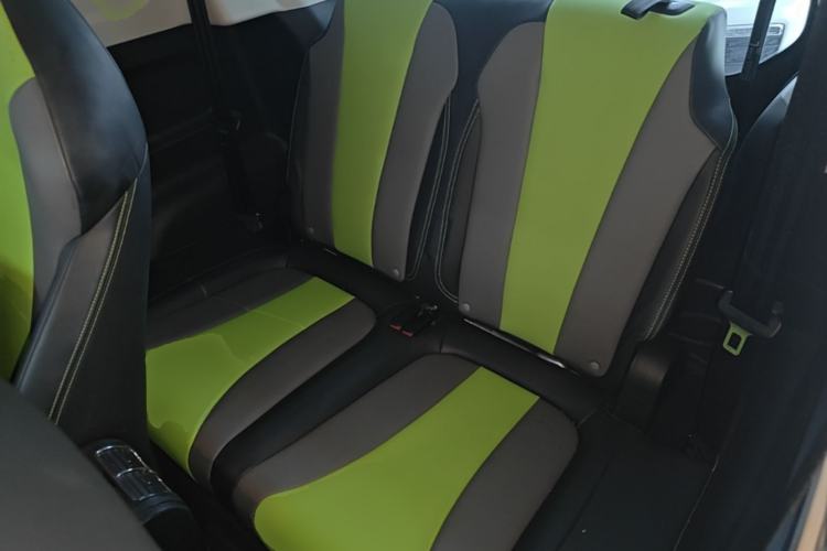 Used Roewe Clever 2021 302 km New Four-Seater Super-Efficient Version Left Rear Seat