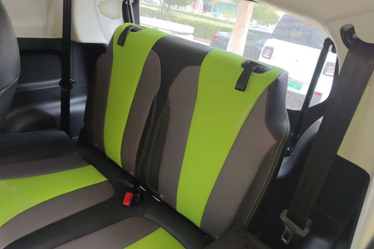 Used Roewe Clever 2021 302 km New Four-Seater Super-Efficient Version Left Rear Seat