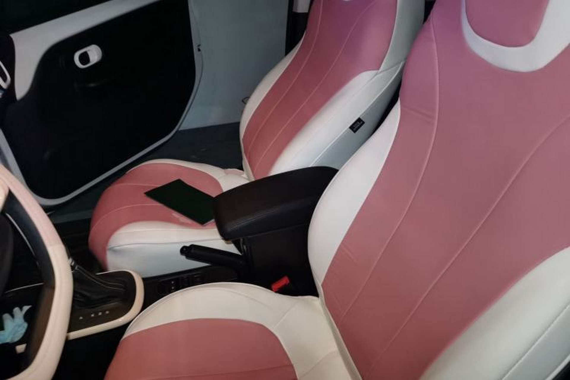 Used Roewe Clever 2021 302km All-Round Version Left Rear Seat