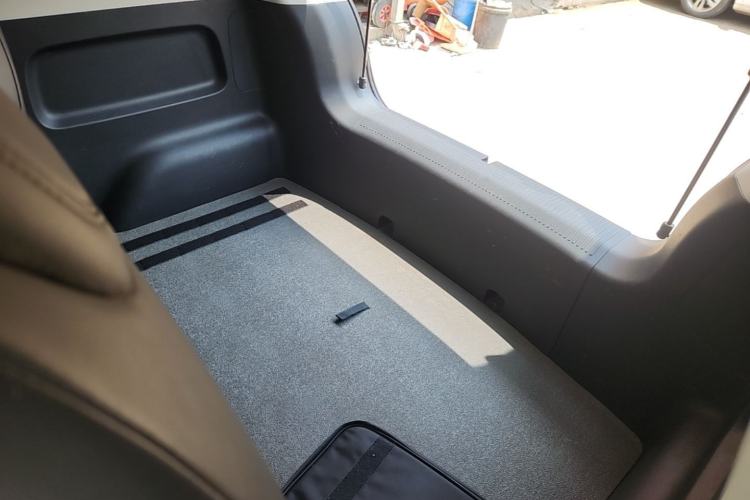 Used Roewe Clever 2021 302km All-Round Version Left Rear Seat