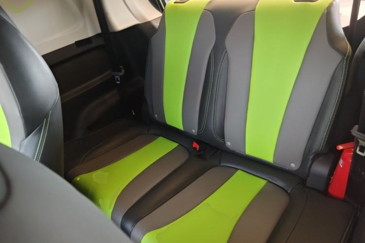 Used Roewe Clever 2021 302 km New Four-Seater Super-Efficient Version Left Rear Seat