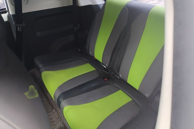 Used Roewe Clever 2021 302 km New Four-Seater Super-Efficient Version Left Rear Seat