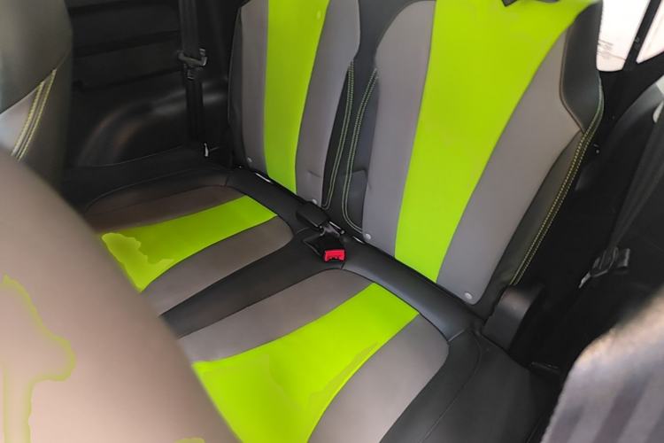 Used Roewe Clever 2021 302 km New Four-Seater Super-Efficient Version Left Rear Seat