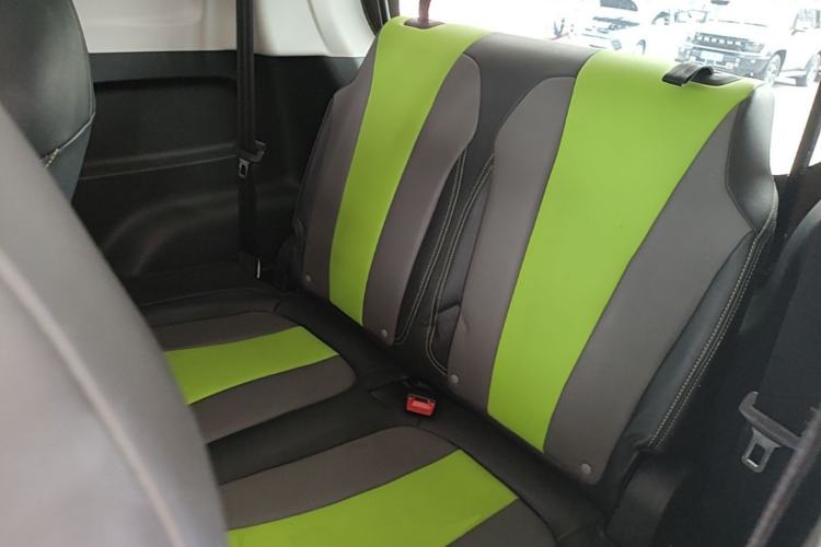 Used Roewe Clever 2021 302 km New Four-Seater Super-Efficient Version Left Rear Seat