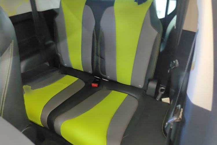 Used Roewe Clever 2021 302 km New Four-Seater Super-Efficient Version Left Rear Seat