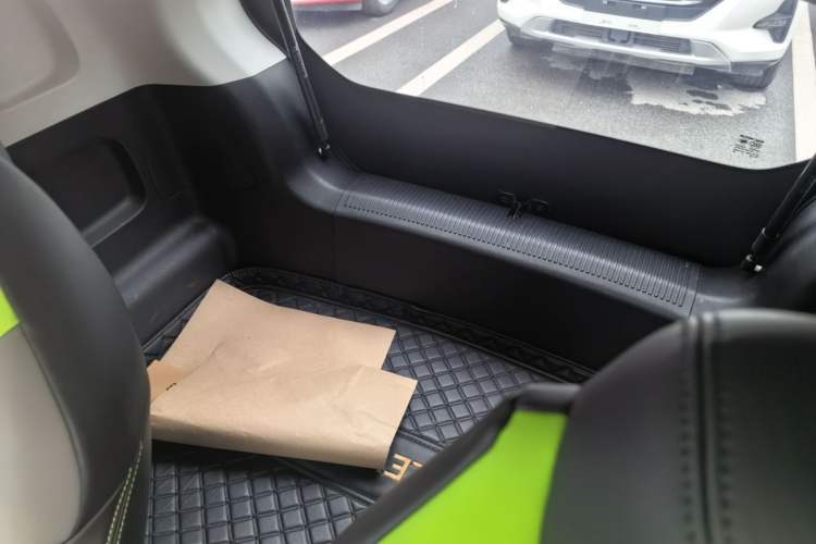 Used Roewe Clever 2021 302km All-Round Version Left Rear Seat