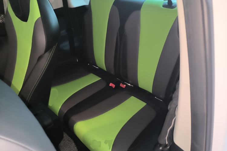 Used Roewe Clever 2021 302 km New Four-Seater Super-Efficient Version Left Rear Seat