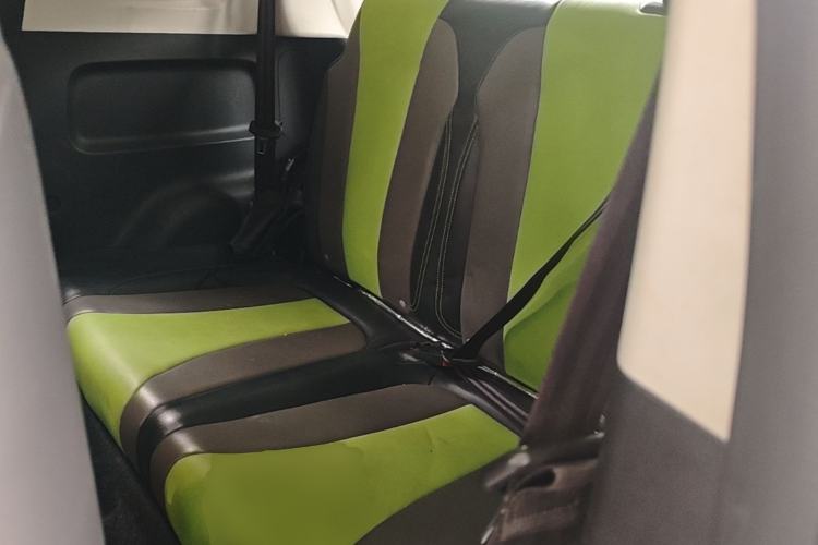 Used Roewe Clever 2021 302 km New Four-Seater Super-Efficient Version Left Rear Seat