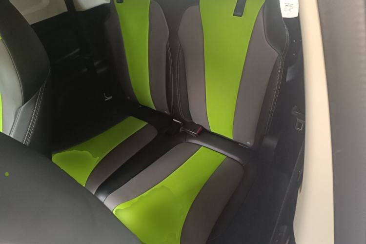 Used Roewe Clever 2021 302 km New Four-Seater Super-Efficient Version Left Rear Seat
